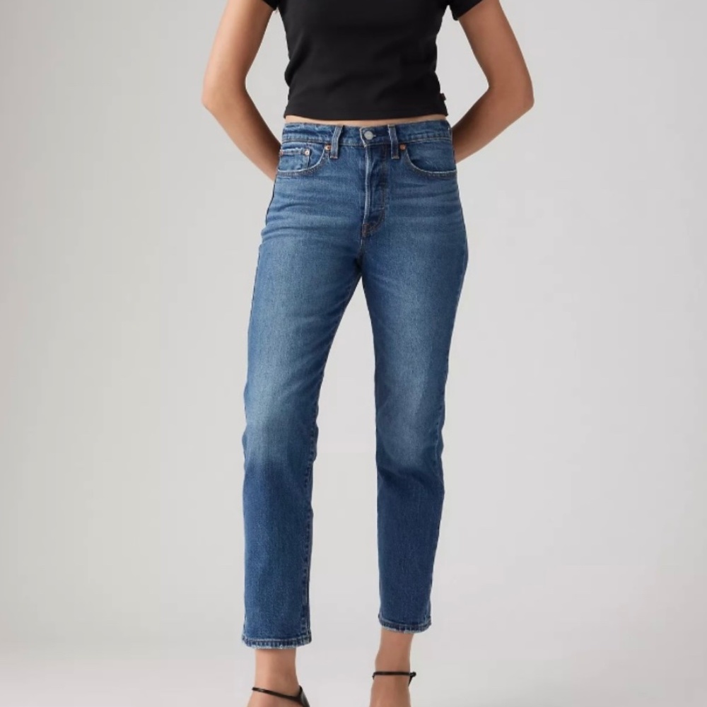 Levi’s wedgie straight fit size 26